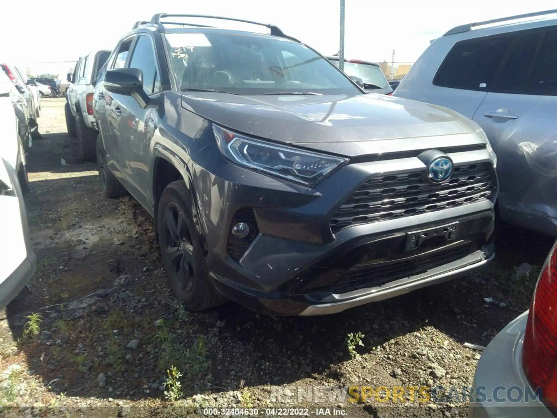 1 Photograph of a damaged car 2T3E6RFV4LW001633 TOYOTA RAV4 2020