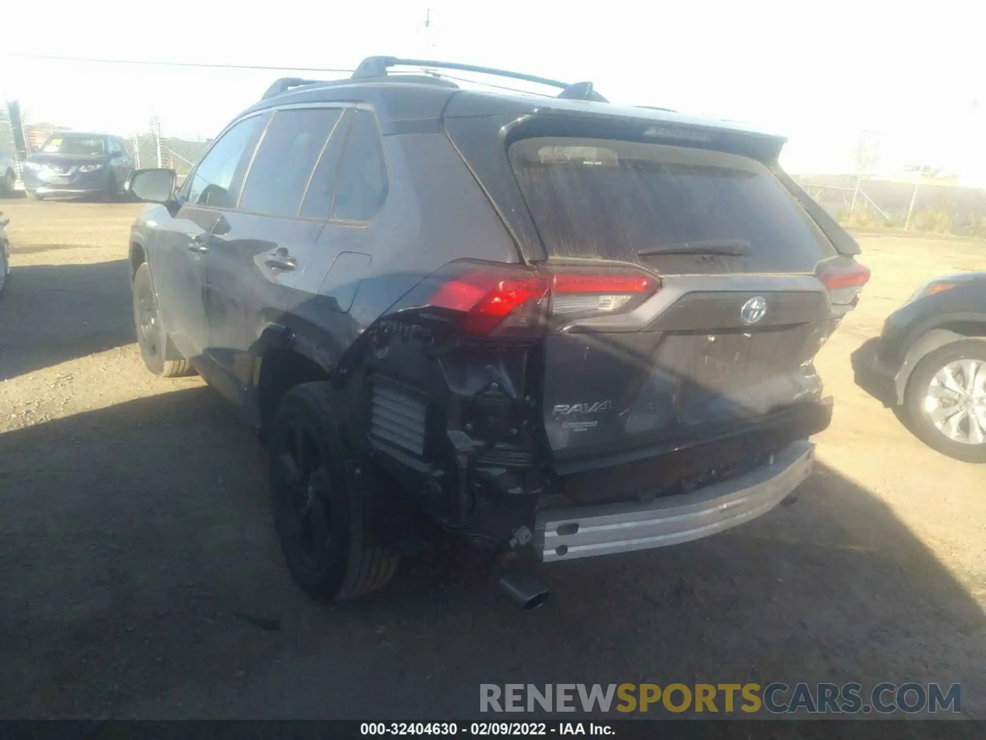 3 Фотография поврежденного автомобиля 2T3E6RFV4LW001633 TOYOTA RAV4 2020