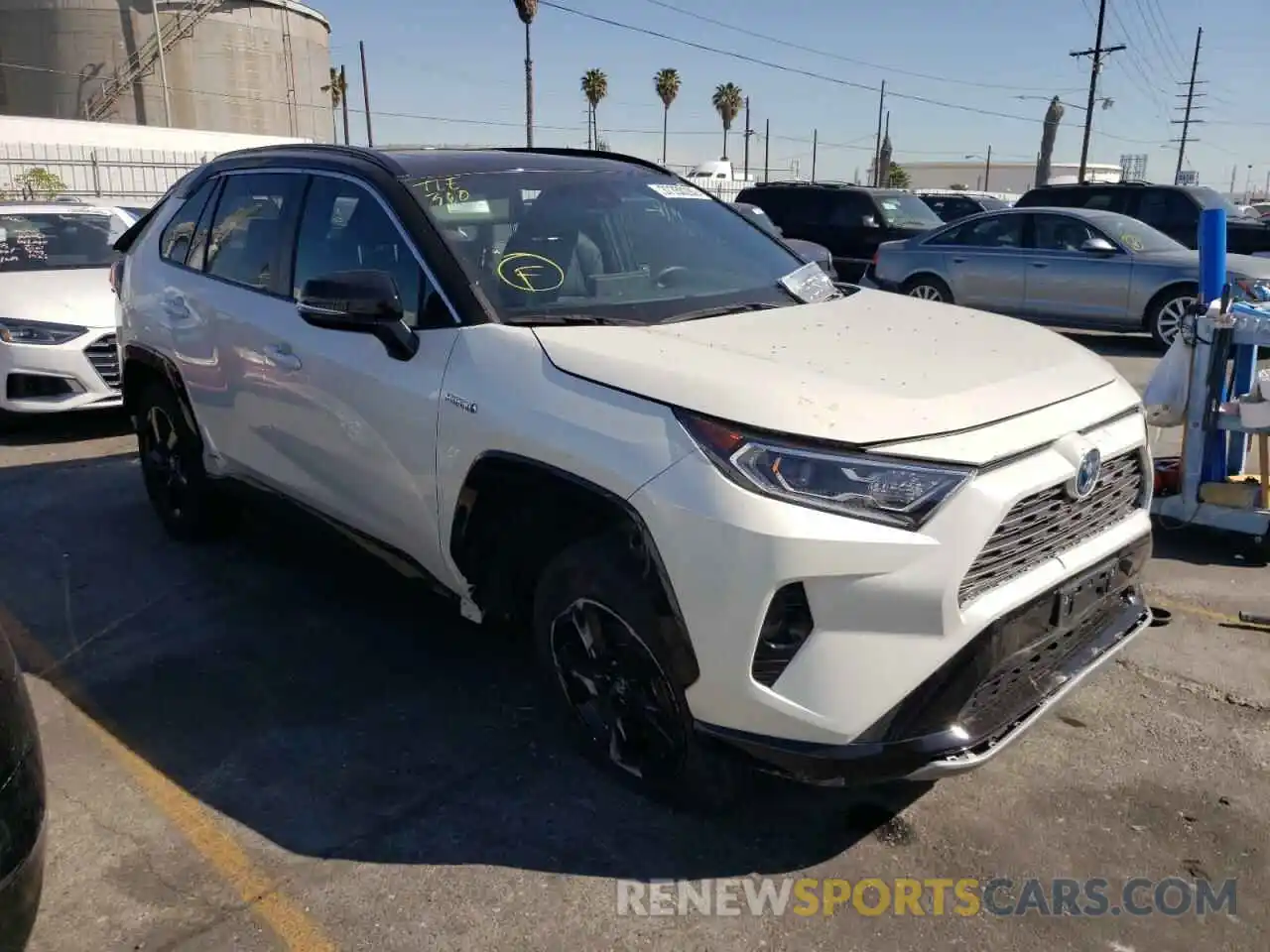 1 Photograph of a damaged car 2T3E6RFV6LW001200 TOYOTA RAV4 2020