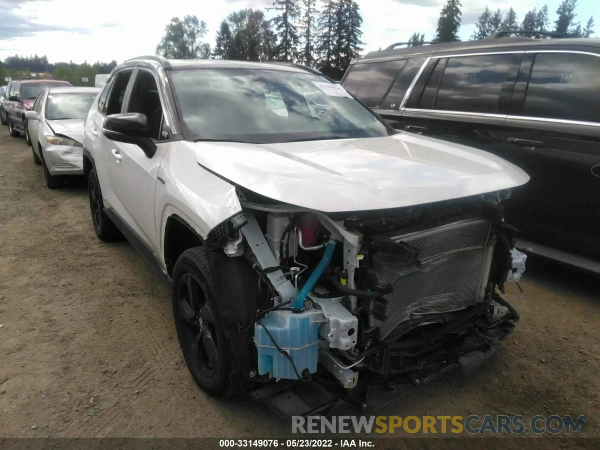 1 Photograph of a damaged car 2T3E6RFV6LW002184 TOYOTA RAV4 2020