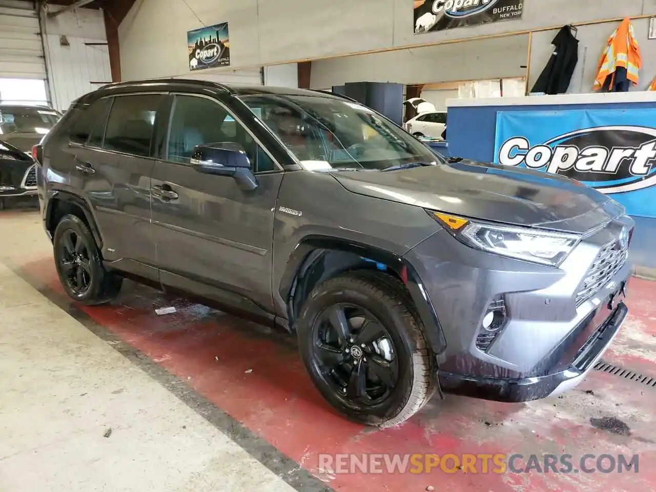 4 Photograph of a damaged car 2T3E6RFV7LW001271 TOYOTA RAV4 2020