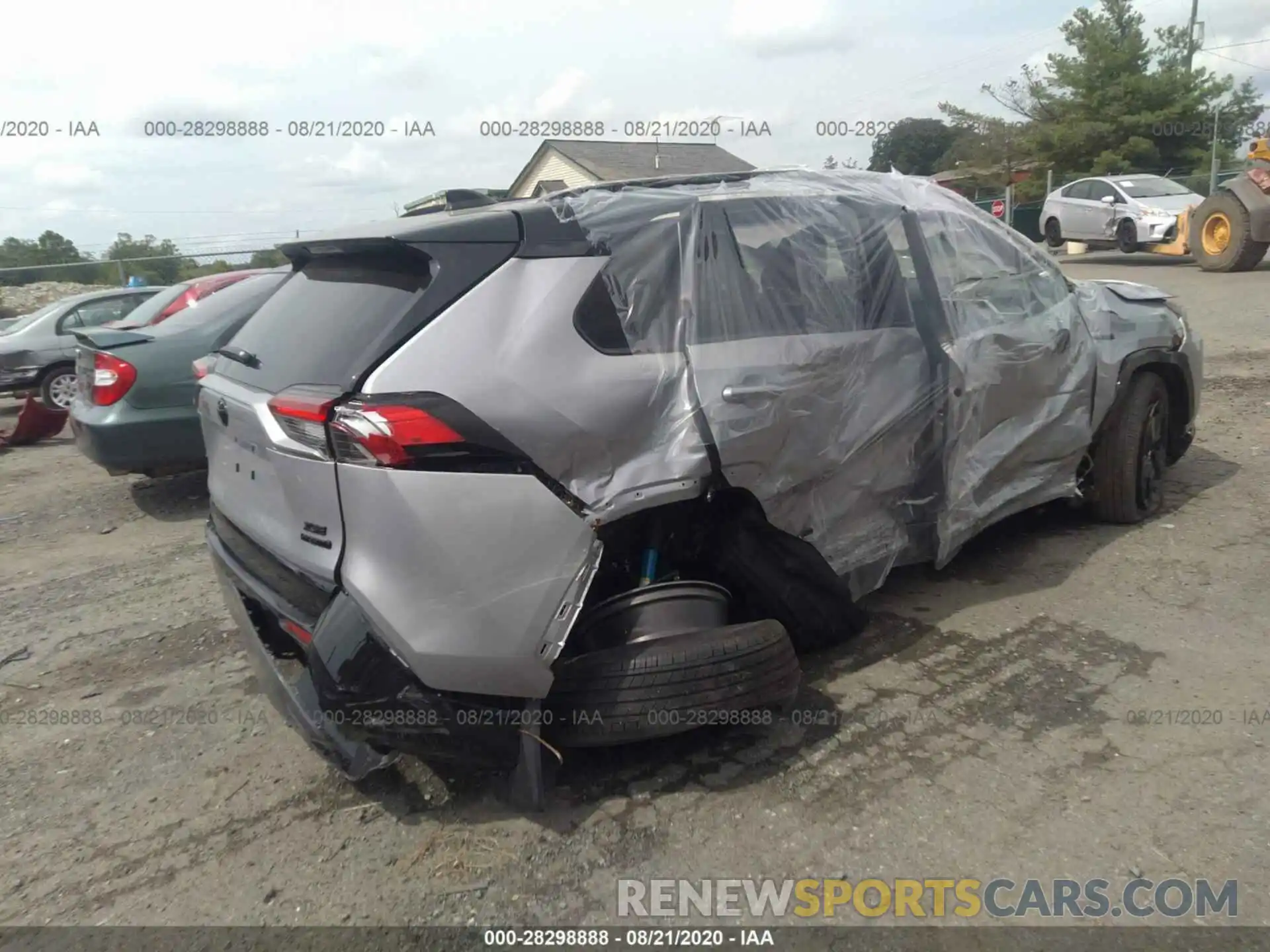 4 Photograph of a damaged car 2T3EWRFV0LW047248 TOYOTA RAV4 2020