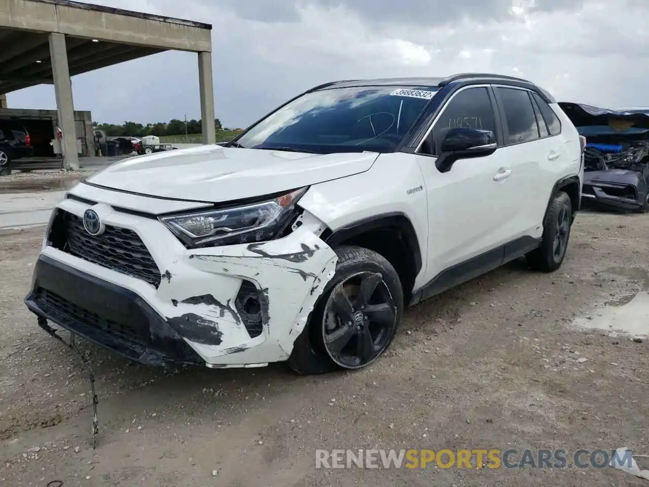 2 Photograph of a damaged car 2T3EWRFV0LW054944 TOYOTA RAV4 2020