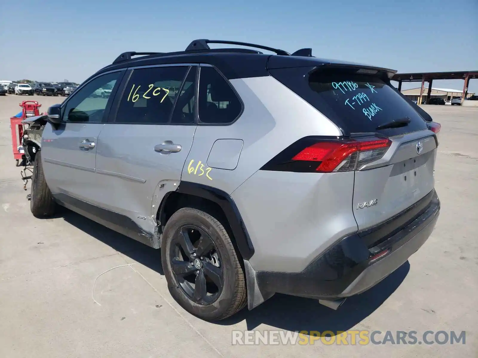 3 Photograph of a damaged car 2T3EWRFV0LW056788 TOYOTA RAV4 2020