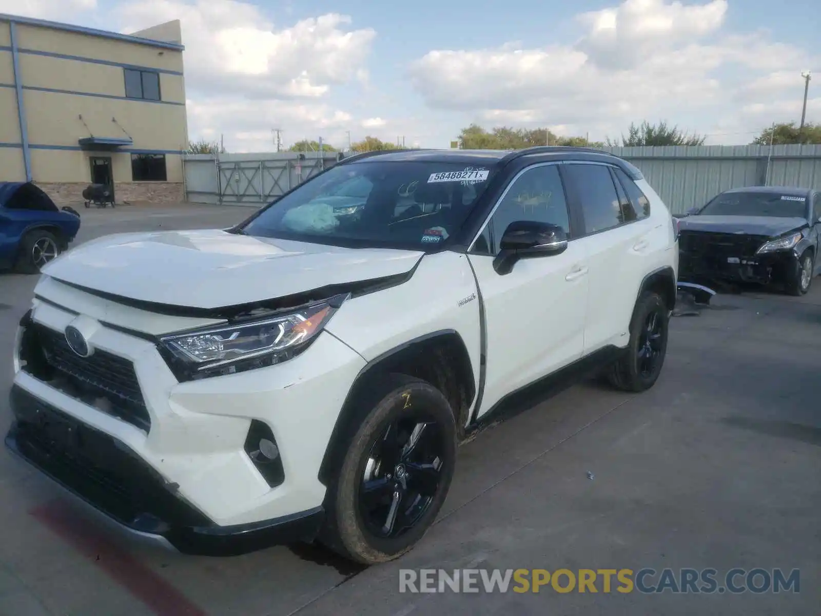 2 Photograph of a damaged car 2T3EWRFV0LW074689 TOYOTA RAV4 2020