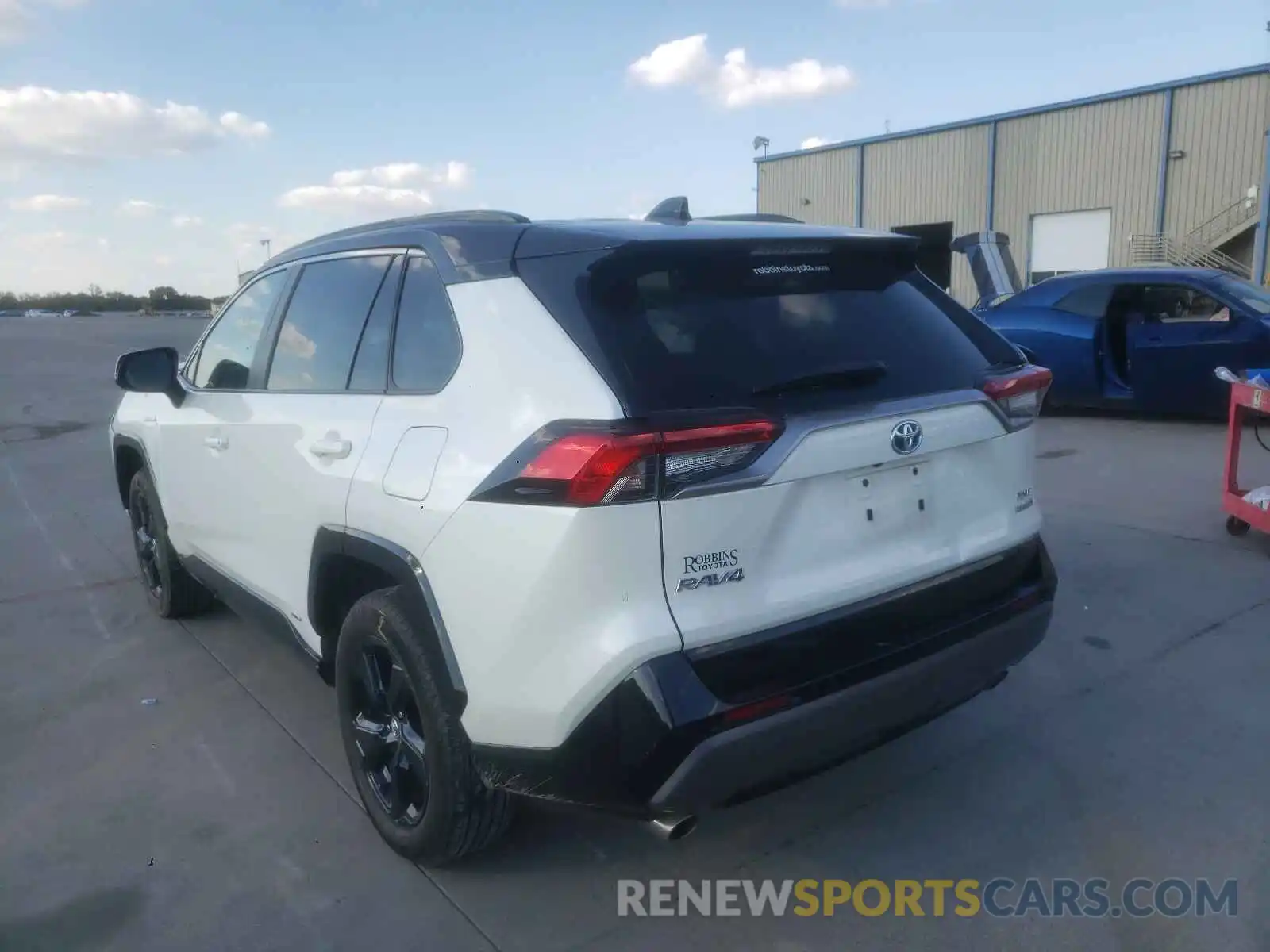 3 Photograph of a damaged car 2T3EWRFV0LW074689 TOYOTA RAV4 2020