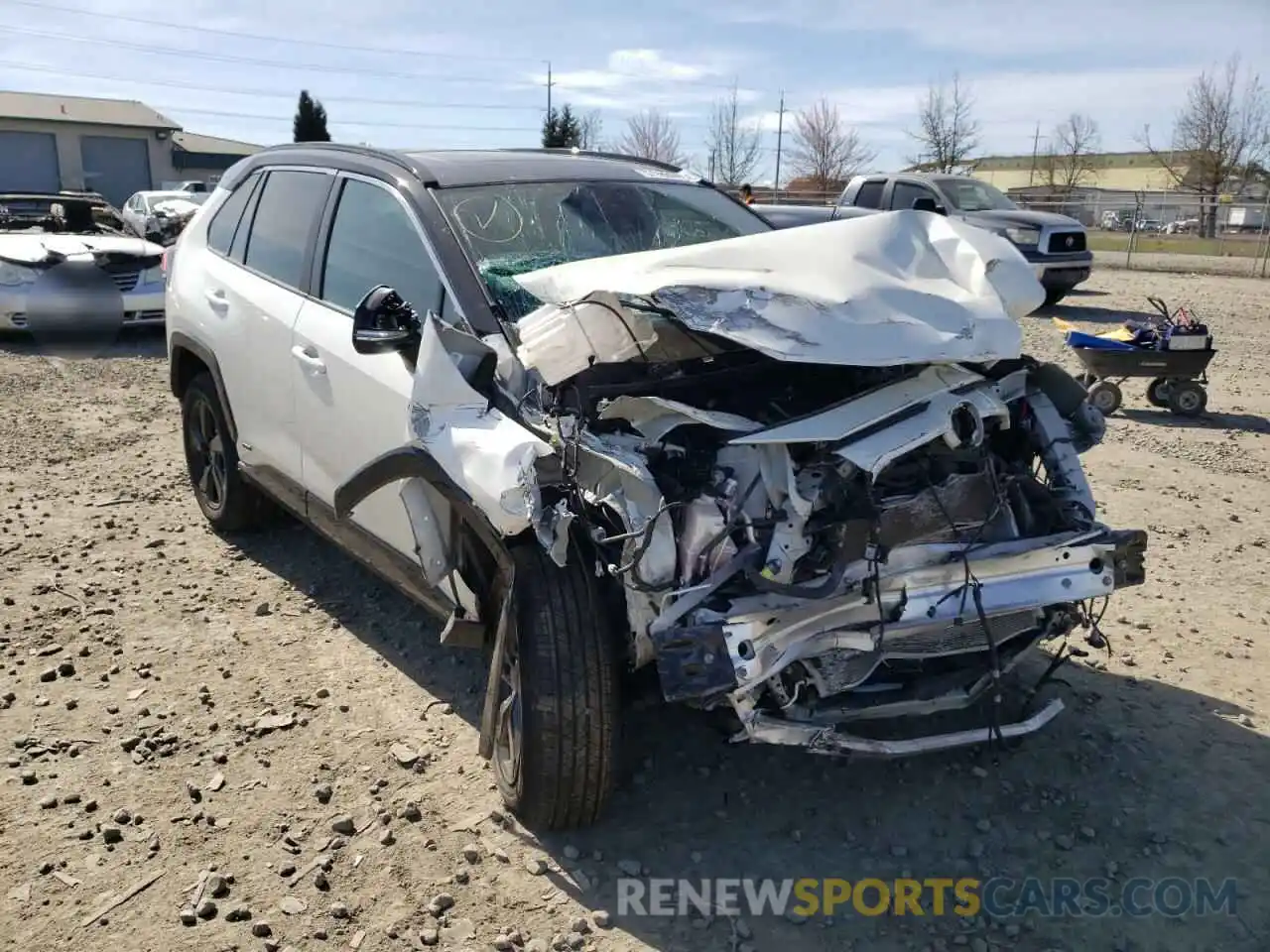 1 Photograph of a damaged car 2T3EWRFV0LW082257 TOYOTA RAV4 2020