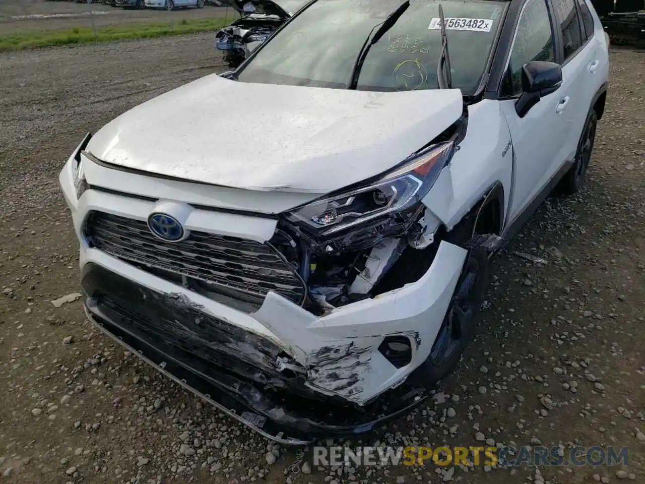 9 Photograph of a damaged car 2T3EWRFV1LW047341 TOYOTA RAV4 2020