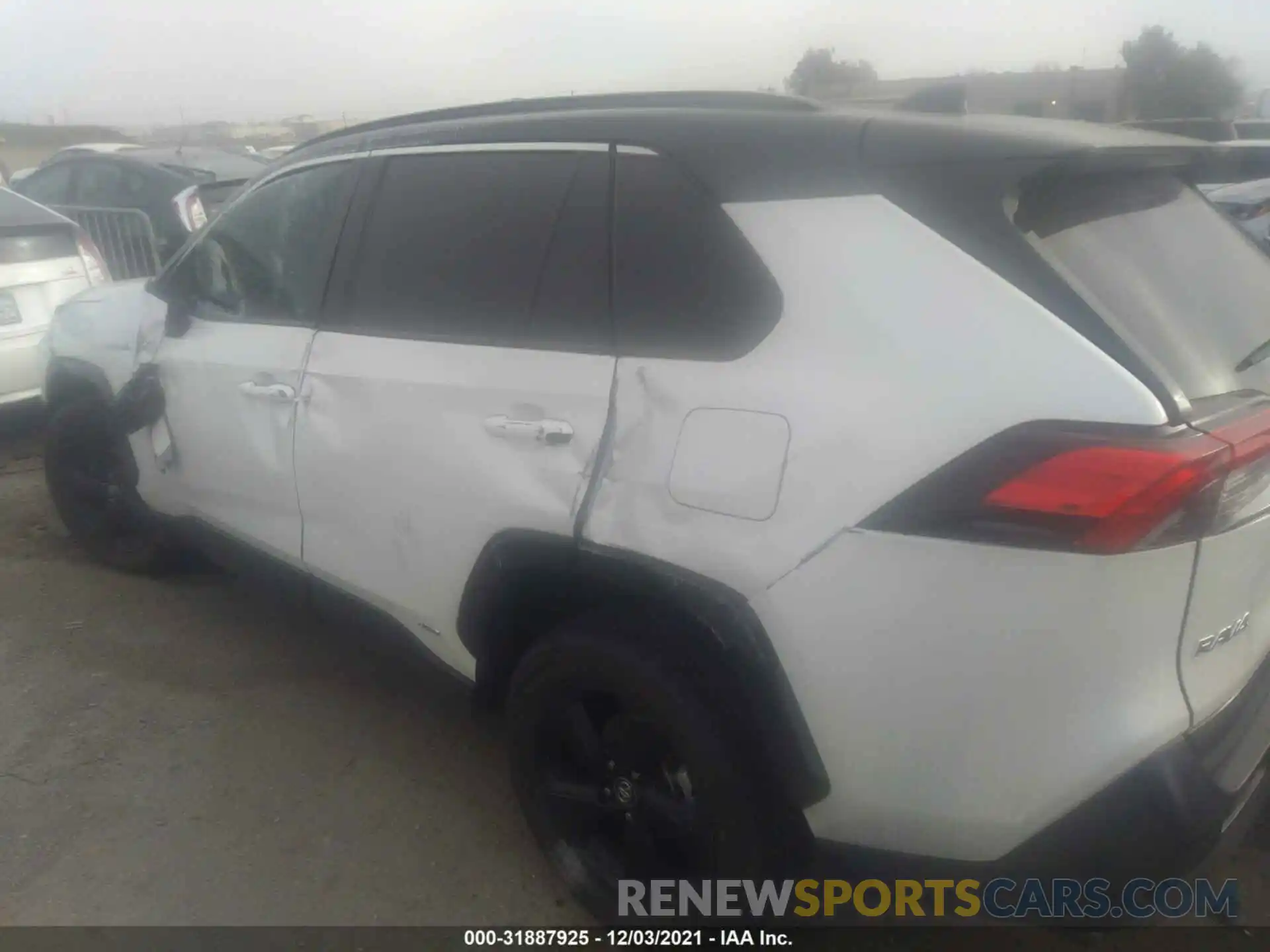 3 Photograph of a damaged car 2T3EWRFV1LW064642 TOYOTA RAV4 2020