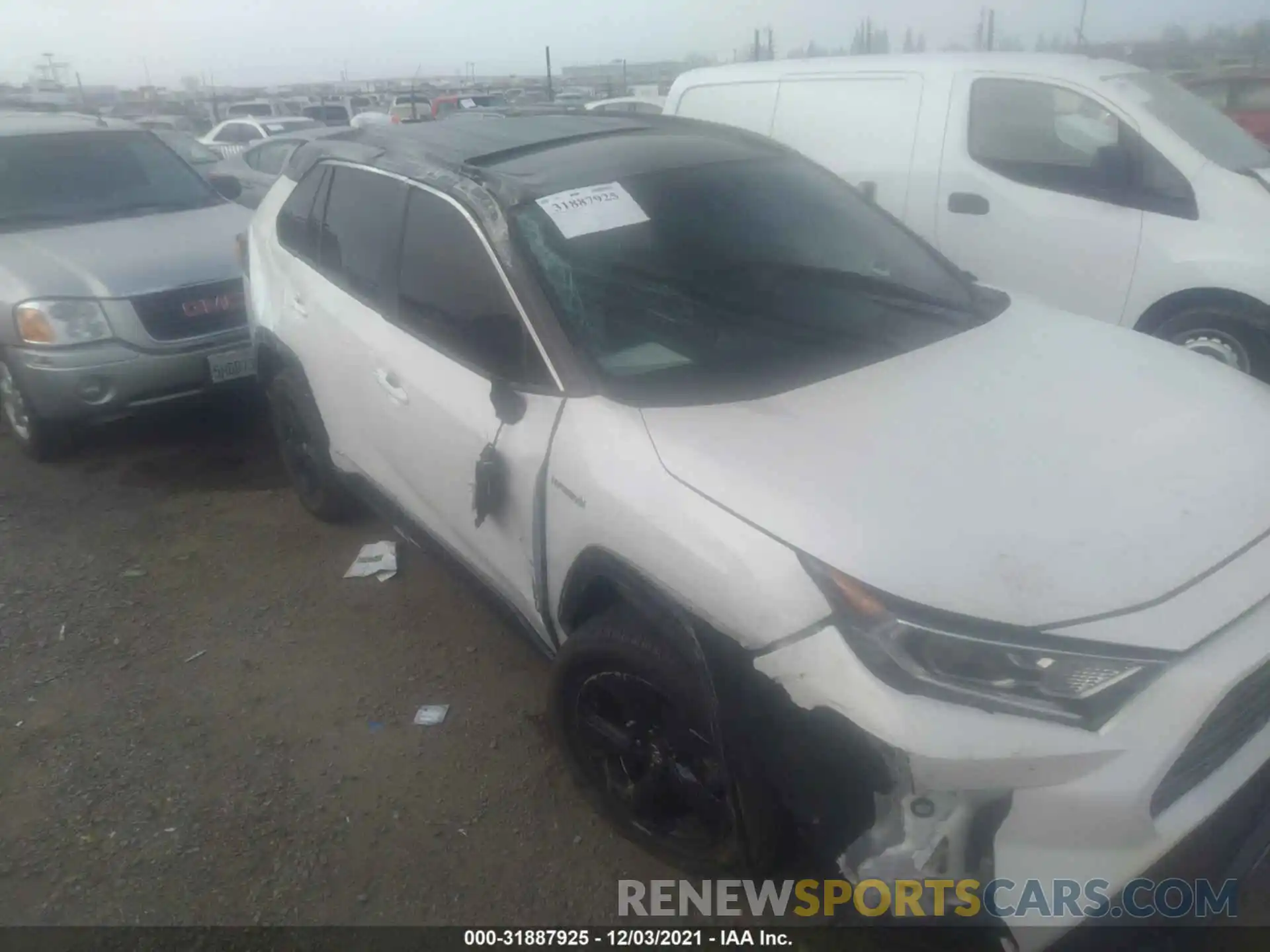 6 Photograph of a damaged car 2T3EWRFV1LW064642 TOYOTA RAV4 2020