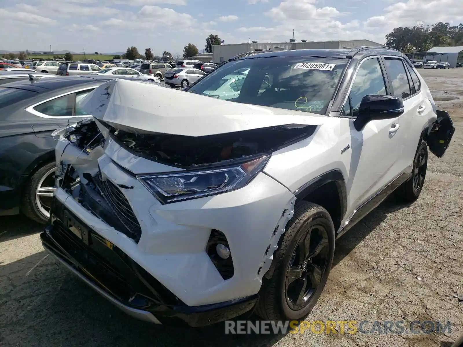 2 Photograph of a damaged car 2T3EWRFV1LW076533 TOYOTA RAV4 2020