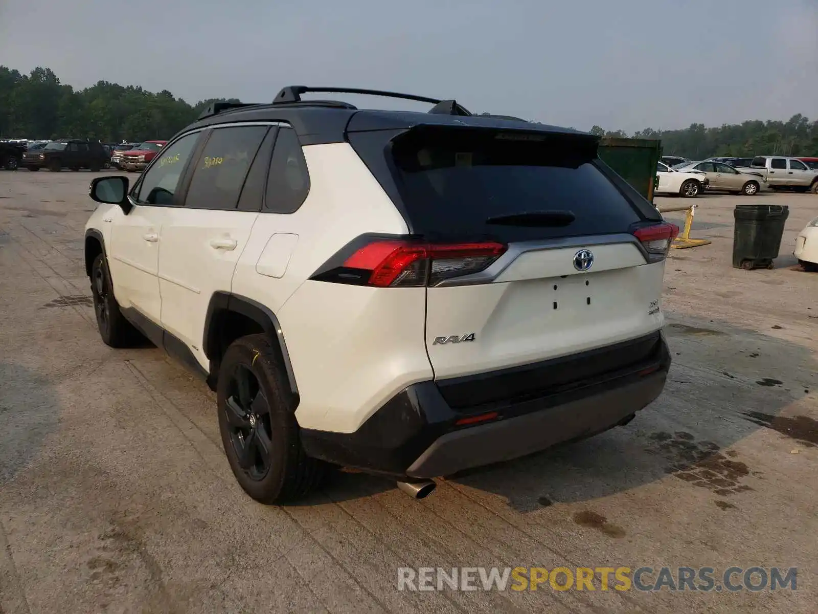 3 Photograph of a damaged car 2T3EWRFV1LW099648 TOYOTA RAV4 2020