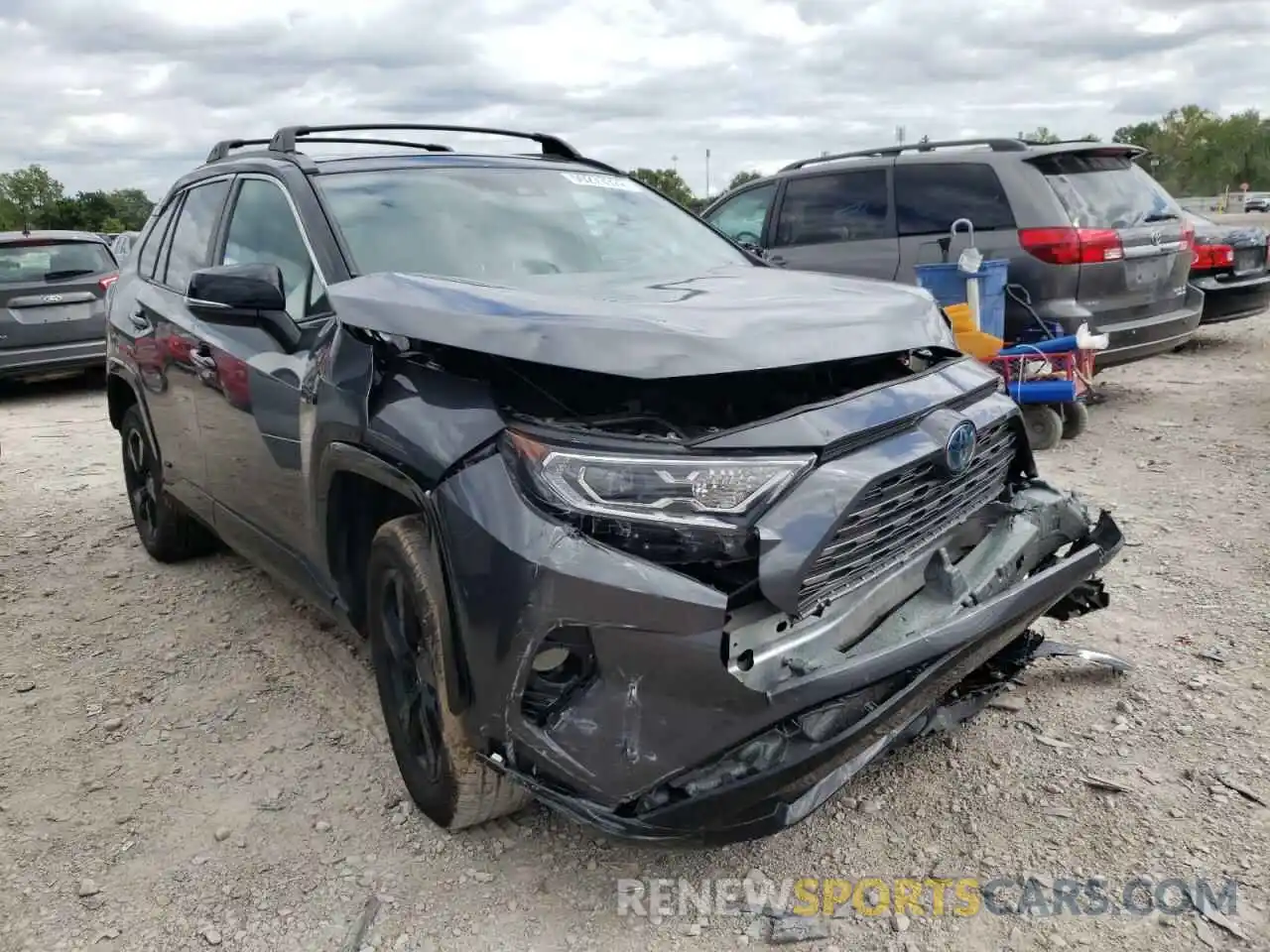 1 Photograph of a damaged car 2T3EWRFV2LW051477 TOYOTA RAV4 2020