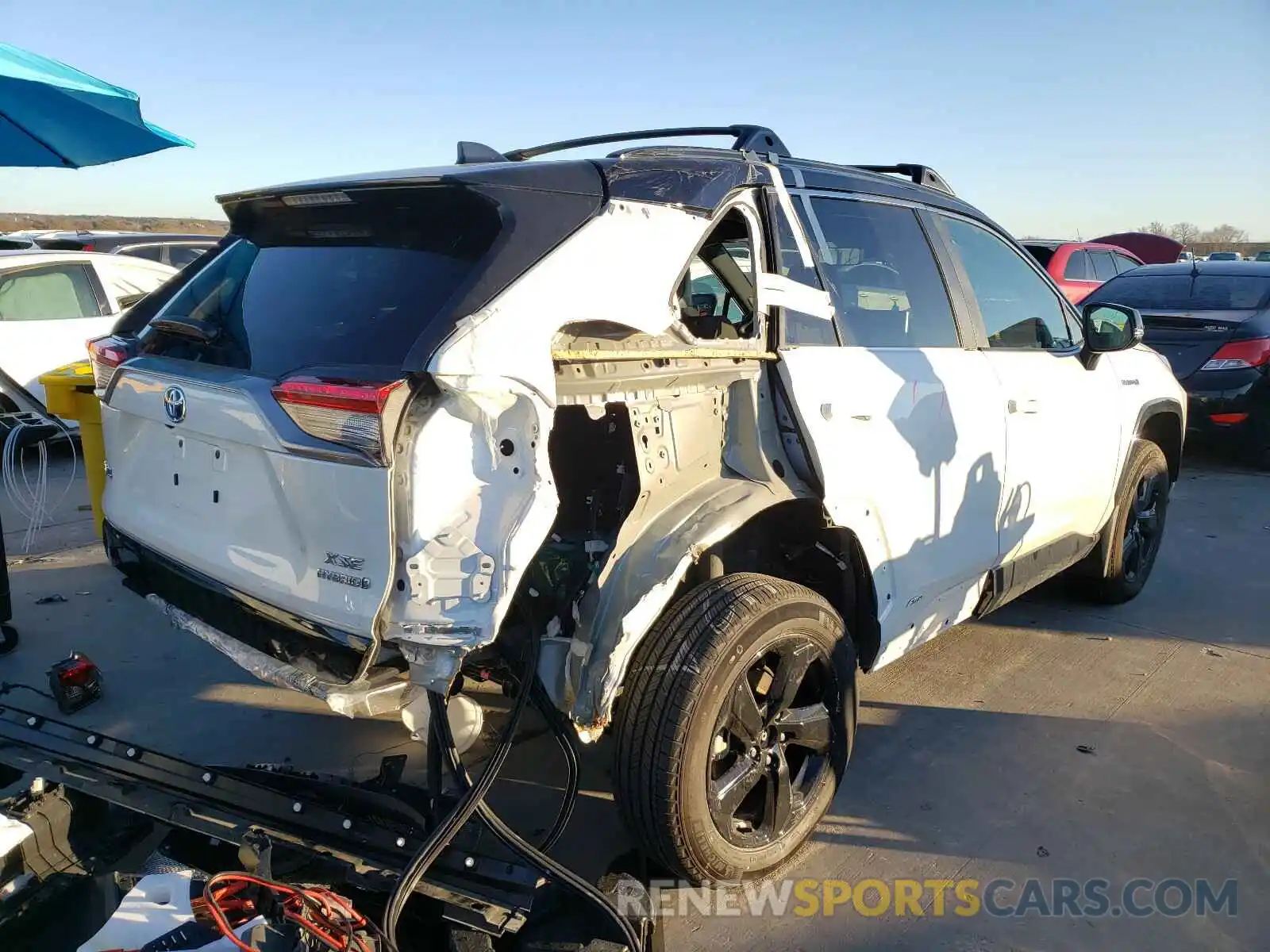 4 Photograph of a damaged car 2T3EWRFV2LW071308 TOYOTA RAV4 2020