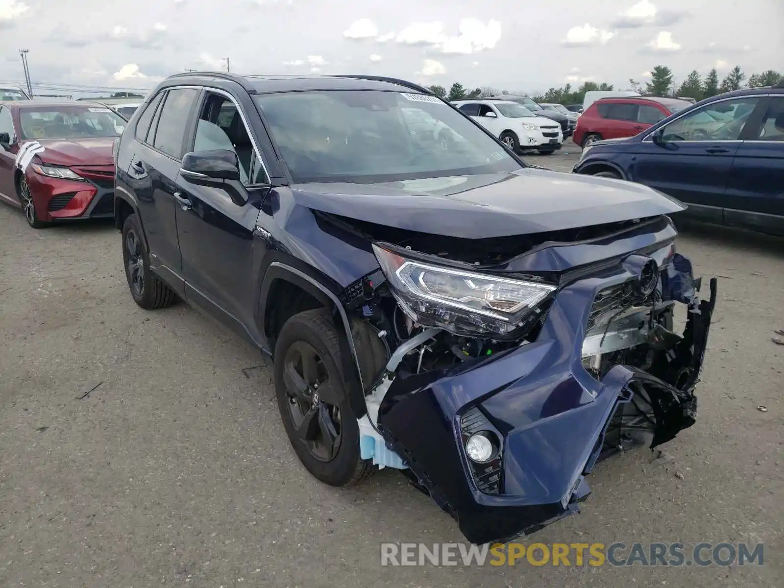 1 Photograph of a damaged car 2T3EWRFV2LW084737 TOYOTA RAV4 2020