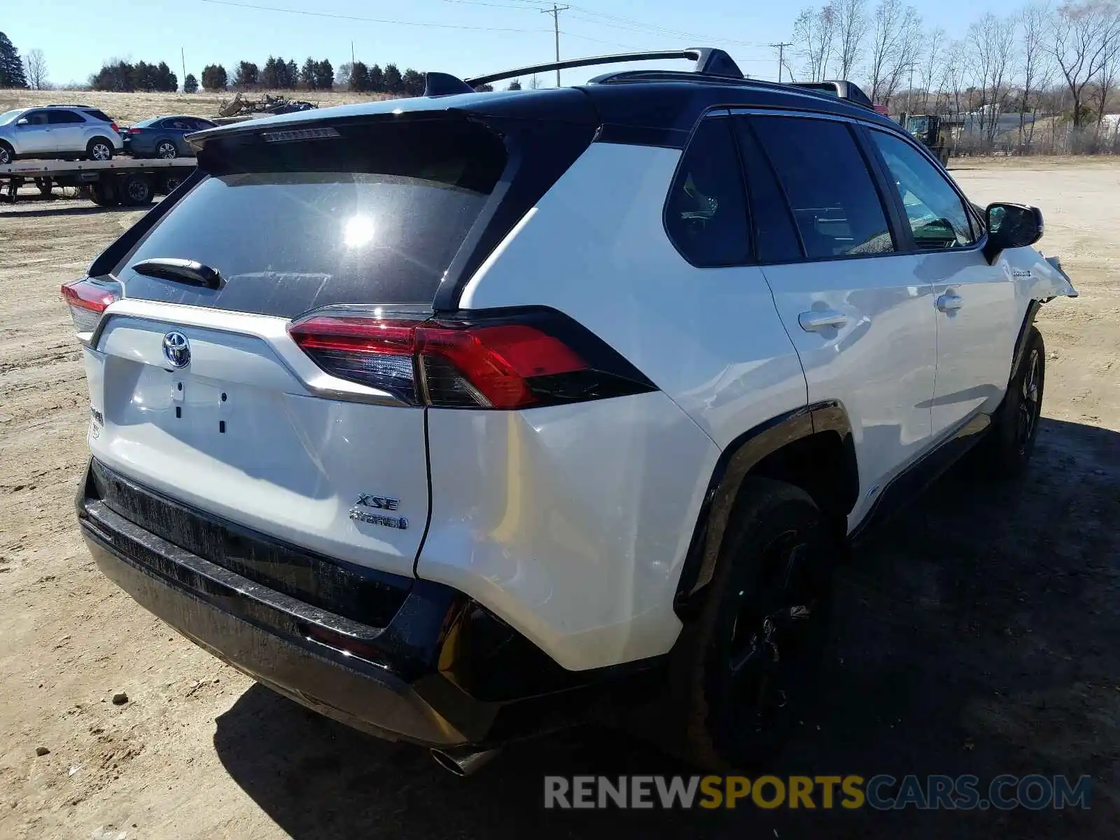 4 Photograph of a damaged car 2T3EWRFV2LW089257 TOYOTA RAV4 2020