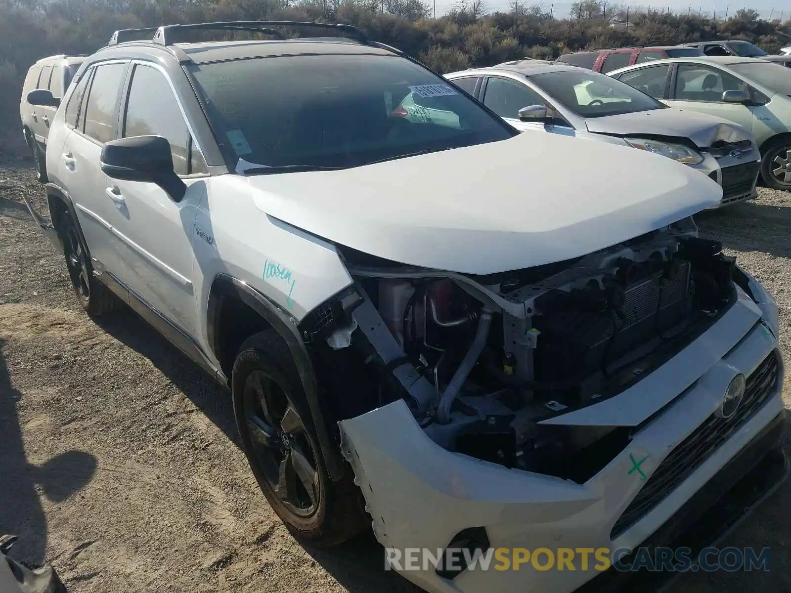 1 Photograph of a damaged car 2T3EWRFV3LW048801 TOYOTA RAV4 2020