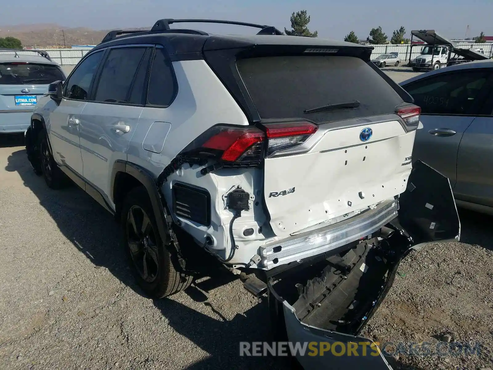 3 Photograph of a damaged car 2T3EWRFV3LW048801 TOYOTA RAV4 2020