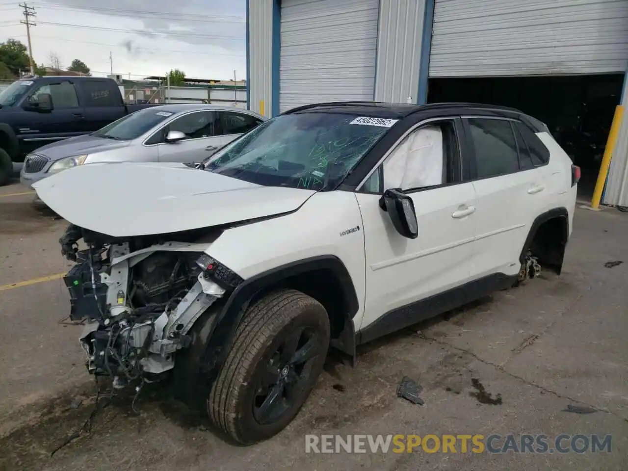 2 Photograph of a damaged car 2T3EWRFV3LW054260 TOYOTA RAV4 2020