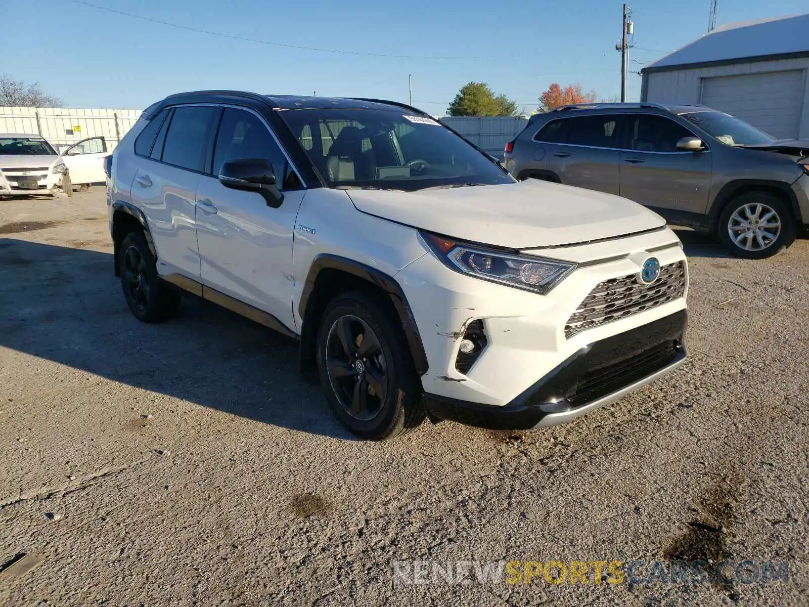 1 Photograph of a damaged car 2T3EWRFV3LW054971 TOYOTA RAV4 2020