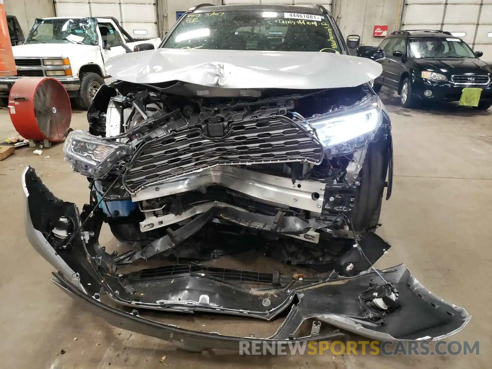 9 Photograph of a damaged car 2T3EWRFV3LW062553 TOYOTA RAV4 2020