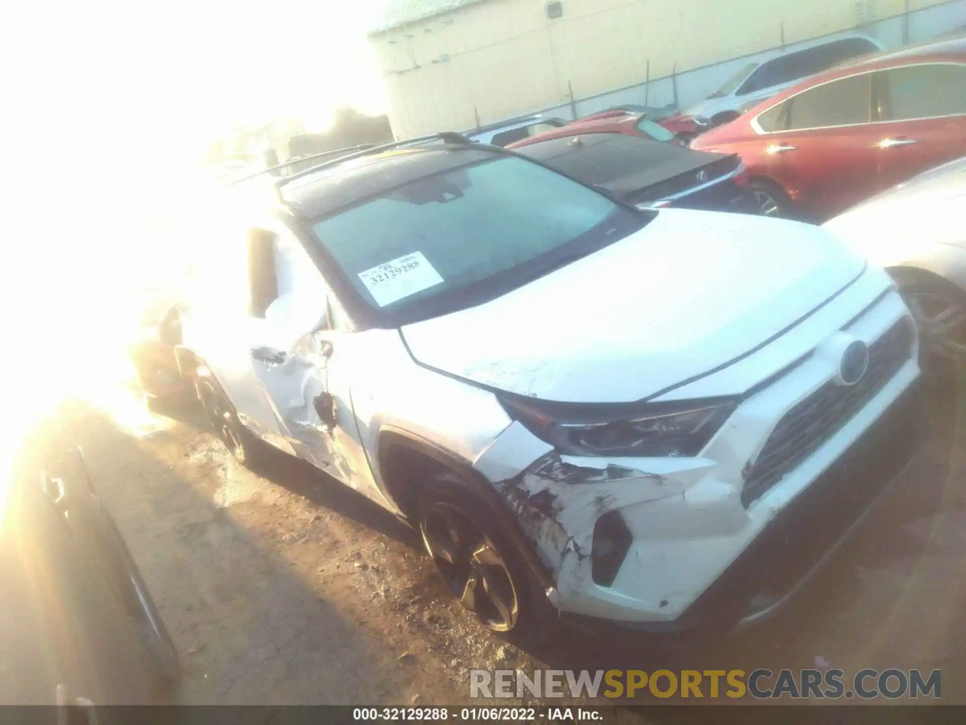 1 Photograph of a damaged car 2T3EWRFV3LW066134 TOYOTA RAV4 2020