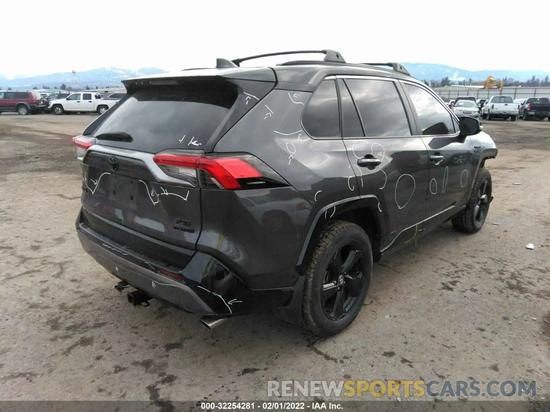 4 Photograph of a damaged car 2T3EWRFV3LW082849 TOYOTA RAV4 2020