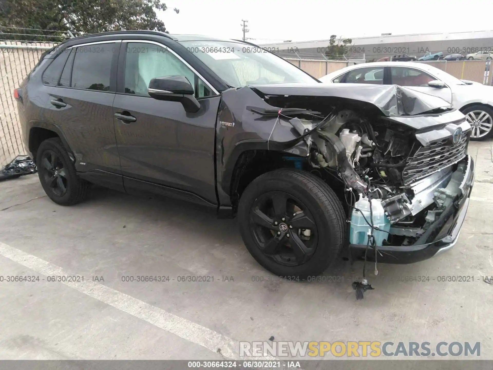 1 Photograph of a damaged car 2T3EWRFV3LW082964 TOYOTA RAV4 2020