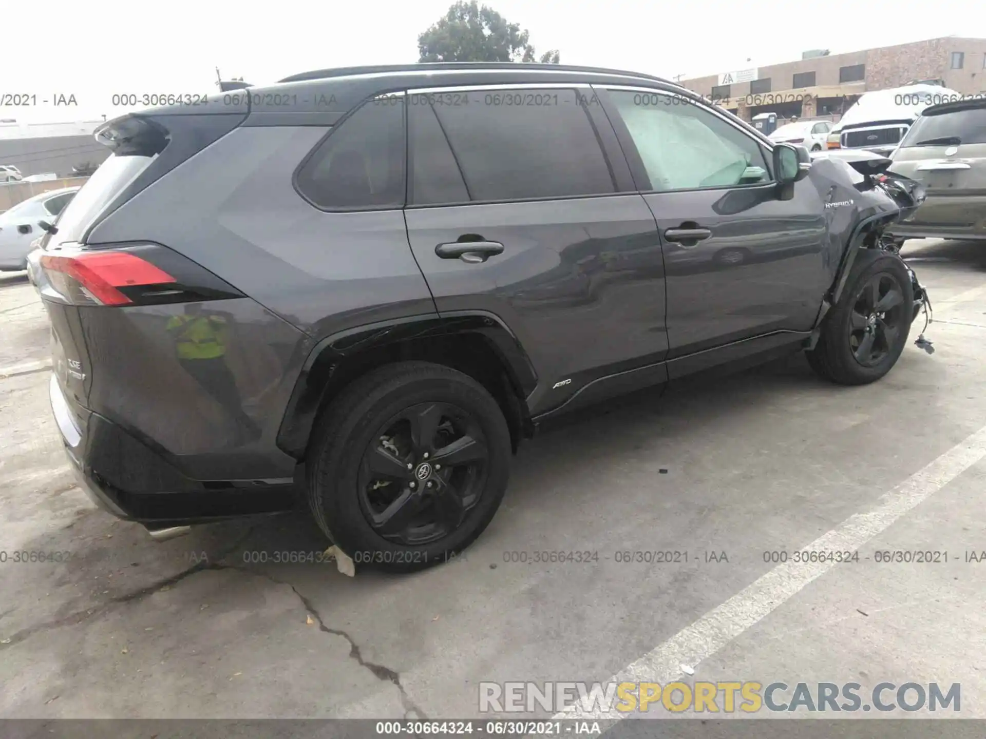 4 Photograph of a damaged car 2T3EWRFV3LW082964 TOYOTA RAV4 2020