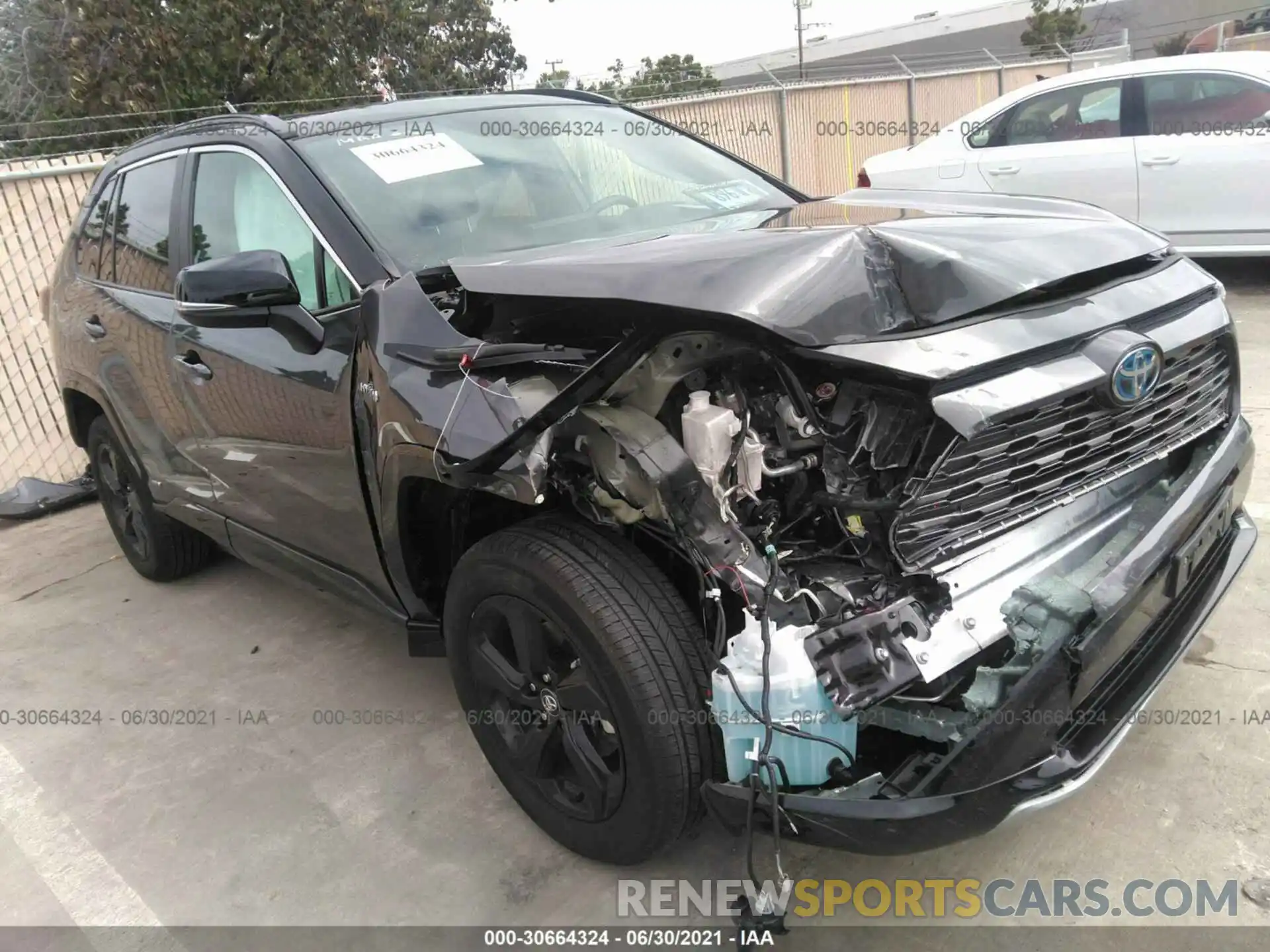 6 Photograph of a damaged car 2T3EWRFV3LW082964 TOYOTA RAV4 2020