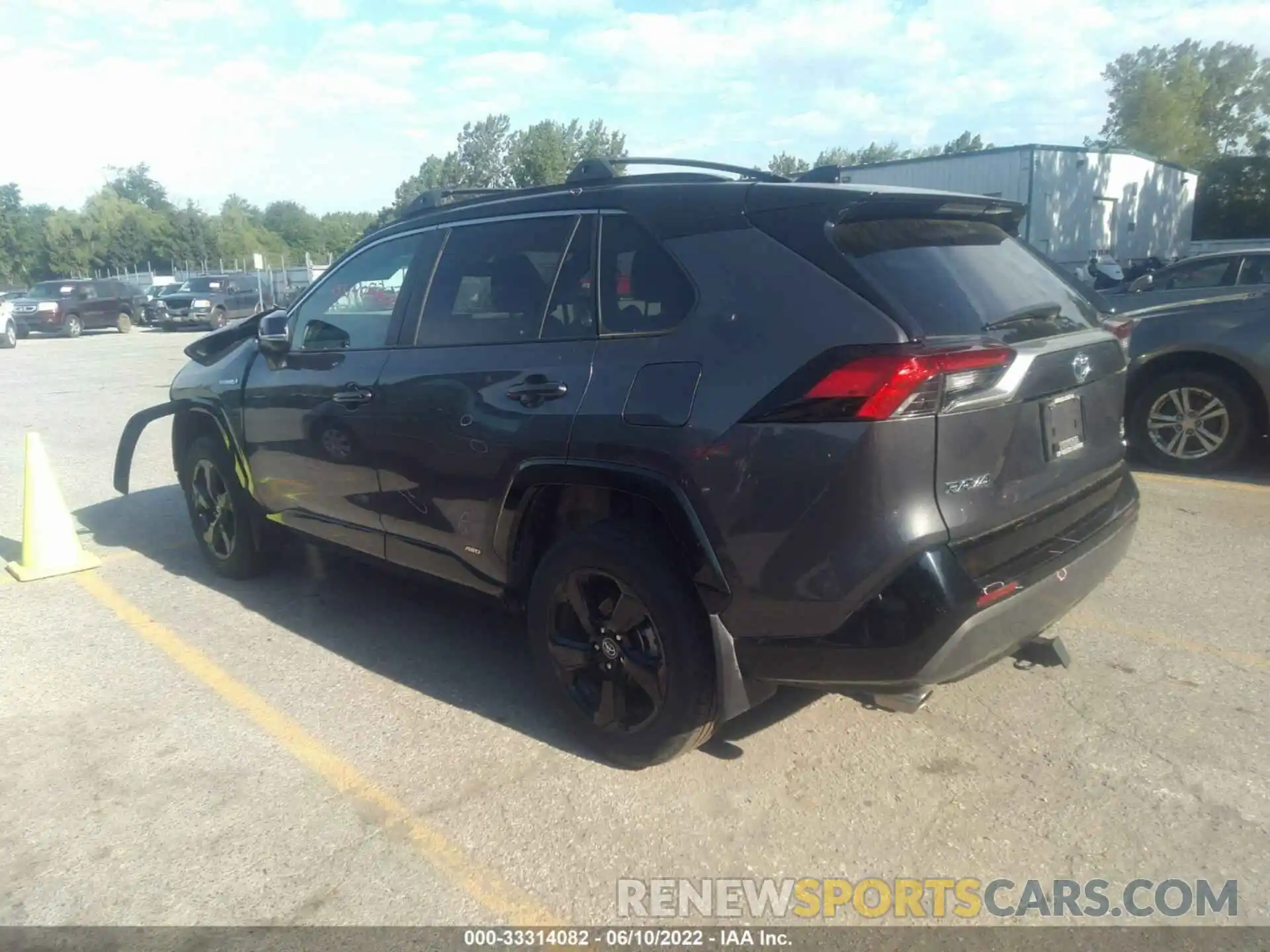 3 Photograph of a damaged car 2T3EWRFV3LW097772 TOYOTA RAV4 2020