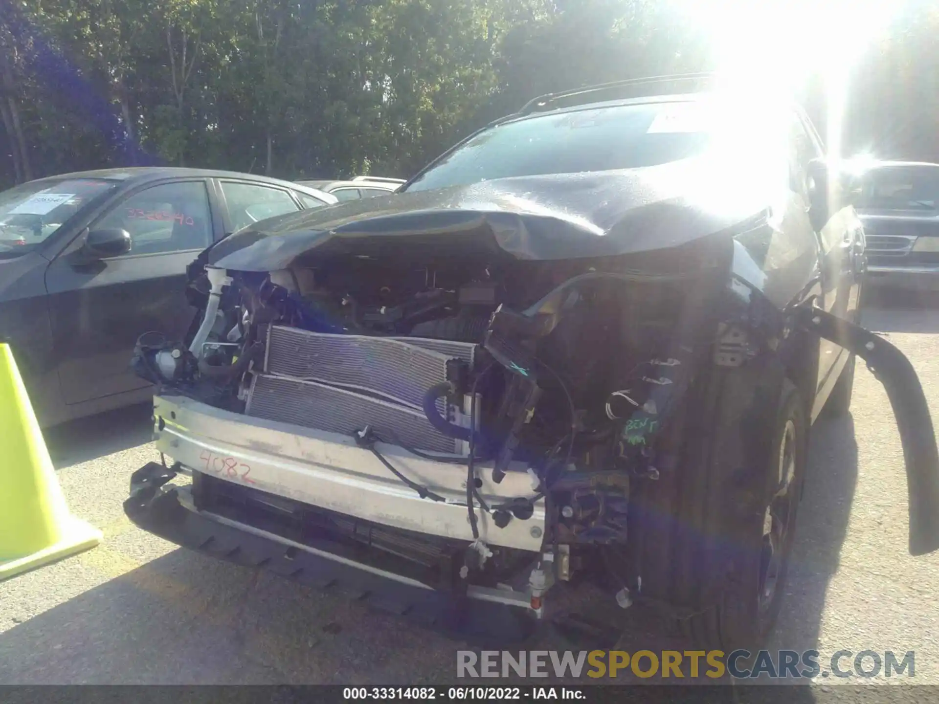 6 Photograph of a damaged car 2T3EWRFV3LW097772 TOYOTA RAV4 2020