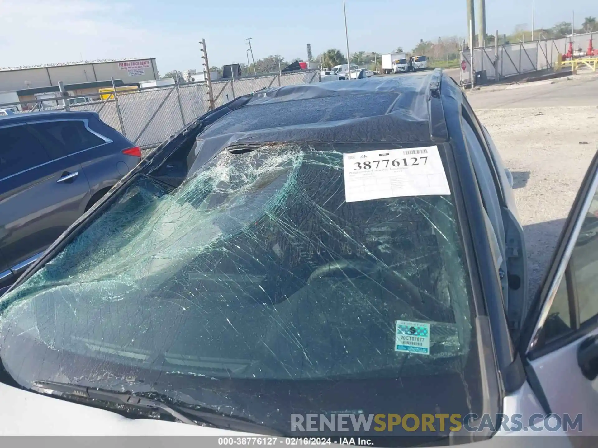 18 Photograph of a damaged car 2T3EWRFV3LW097867 TOYOTA RAV4 2020