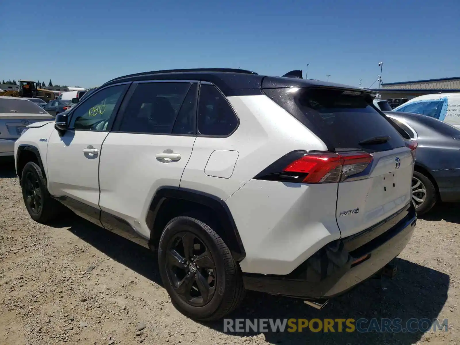 3 Photograph of a damaged car 2T3EWRFV4LW072363 TOYOTA RAV4 2020