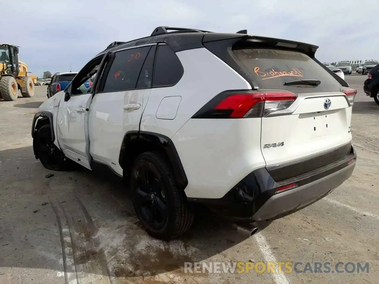 3 Photograph of a damaged car 2T3EWRFV4LW074050 TOYOTA RAV4 2020