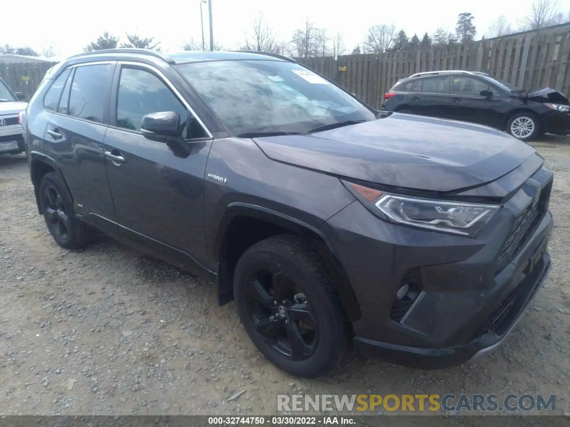 1 Photograph of a damaged car 2T3EWRFV4LW084173 TOYOTA RAV4 2020