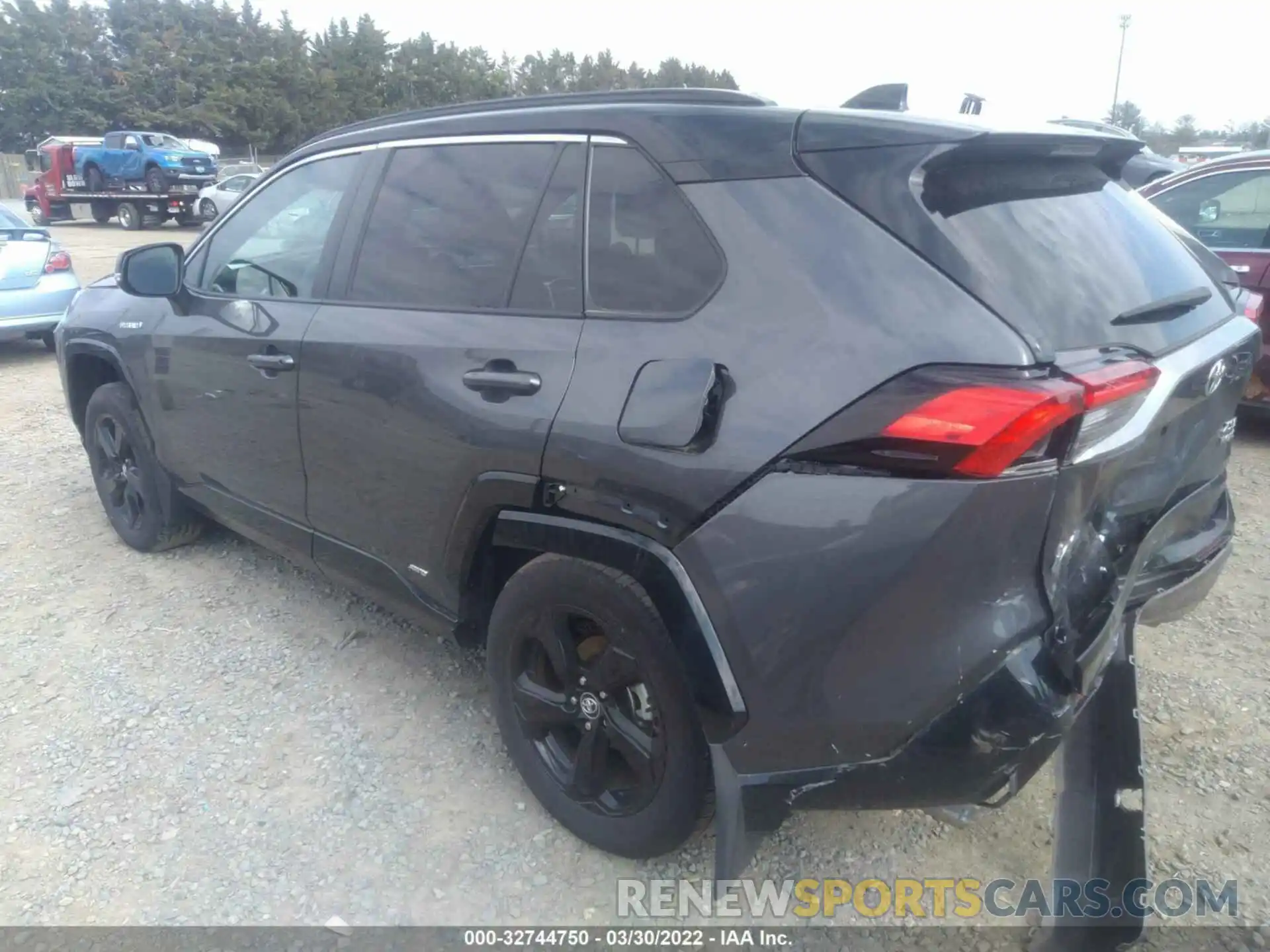 3 Photograph of a damaged car 2T3EWRFV4LW084173 TOYOTA RAV4 2020