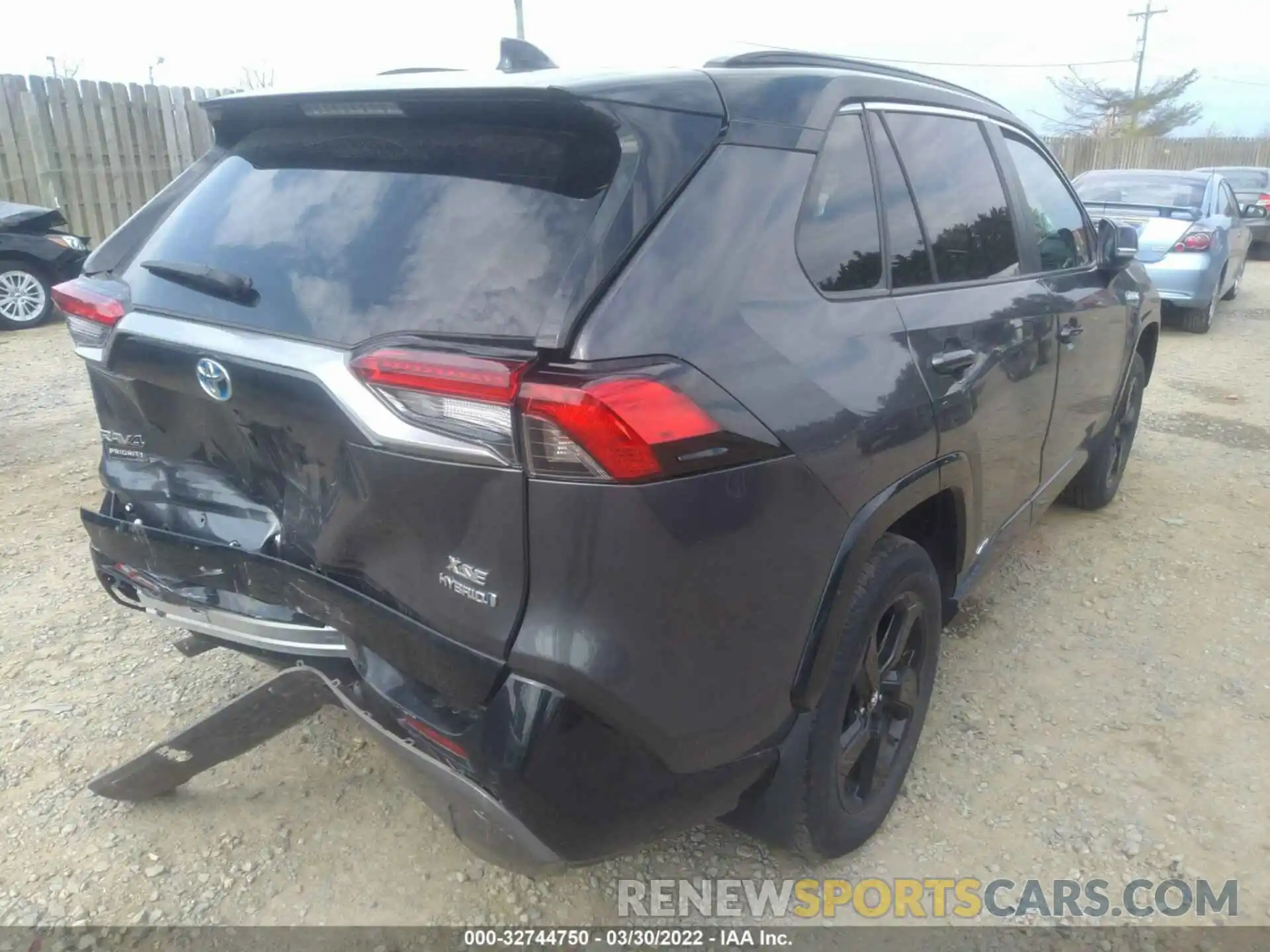 4 Photograph of a damaged car 2T3EWRFV4LW084173 TOYOTA RAV4 2020