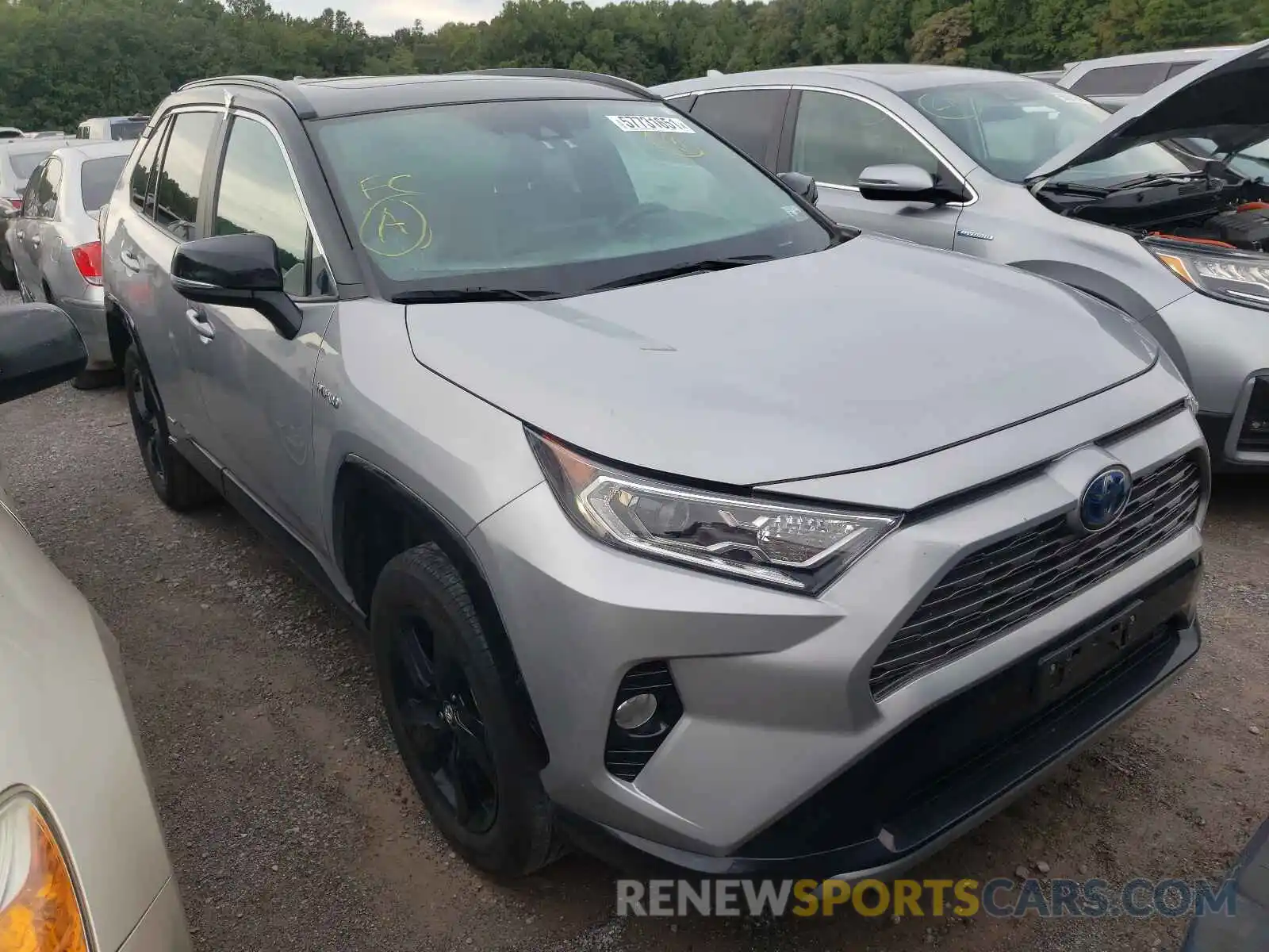 1 Photograph of a damaged car 2T3EWRFV4LW086487 TOYOTA RAV4 2020