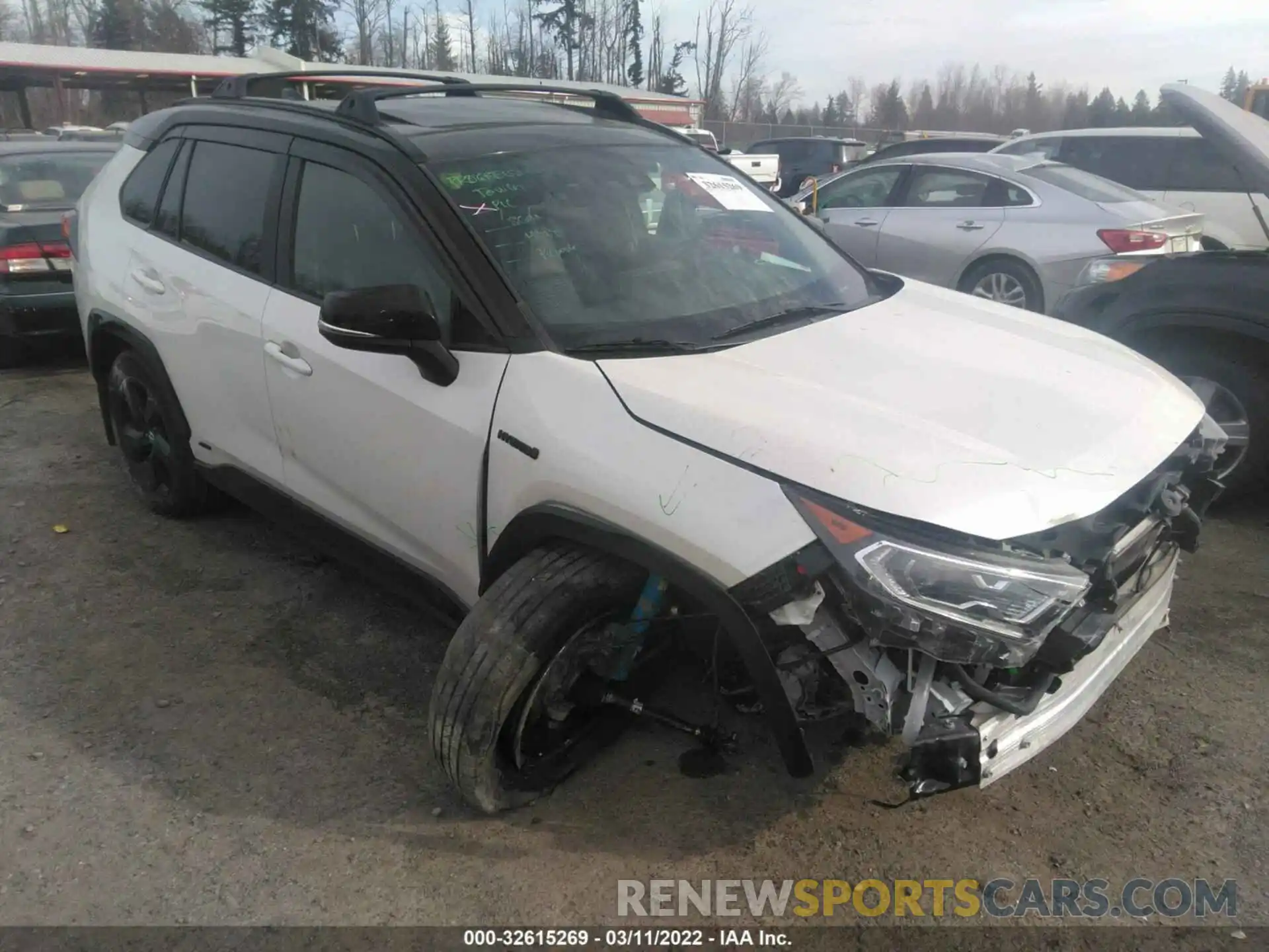 1 Photograph of a damaged car 2T3EWRFV5LW048041 TOYOTA RAV4 2020