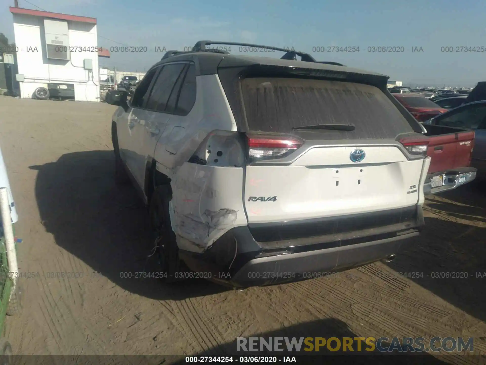 3 Photograph of a damaged car 2T3EWRFV5LW052333 TOYOTA RAV4 2020