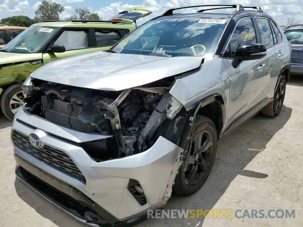 2 Photograph of a damaged car 2T3EWRFV5LW066832 TOYOTA RAV4 2020