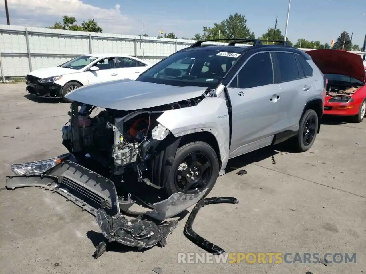 2 Фотография поврежденного автомобиля 2T3EWRFV5LW079015 TOYOTA RAV4 2020