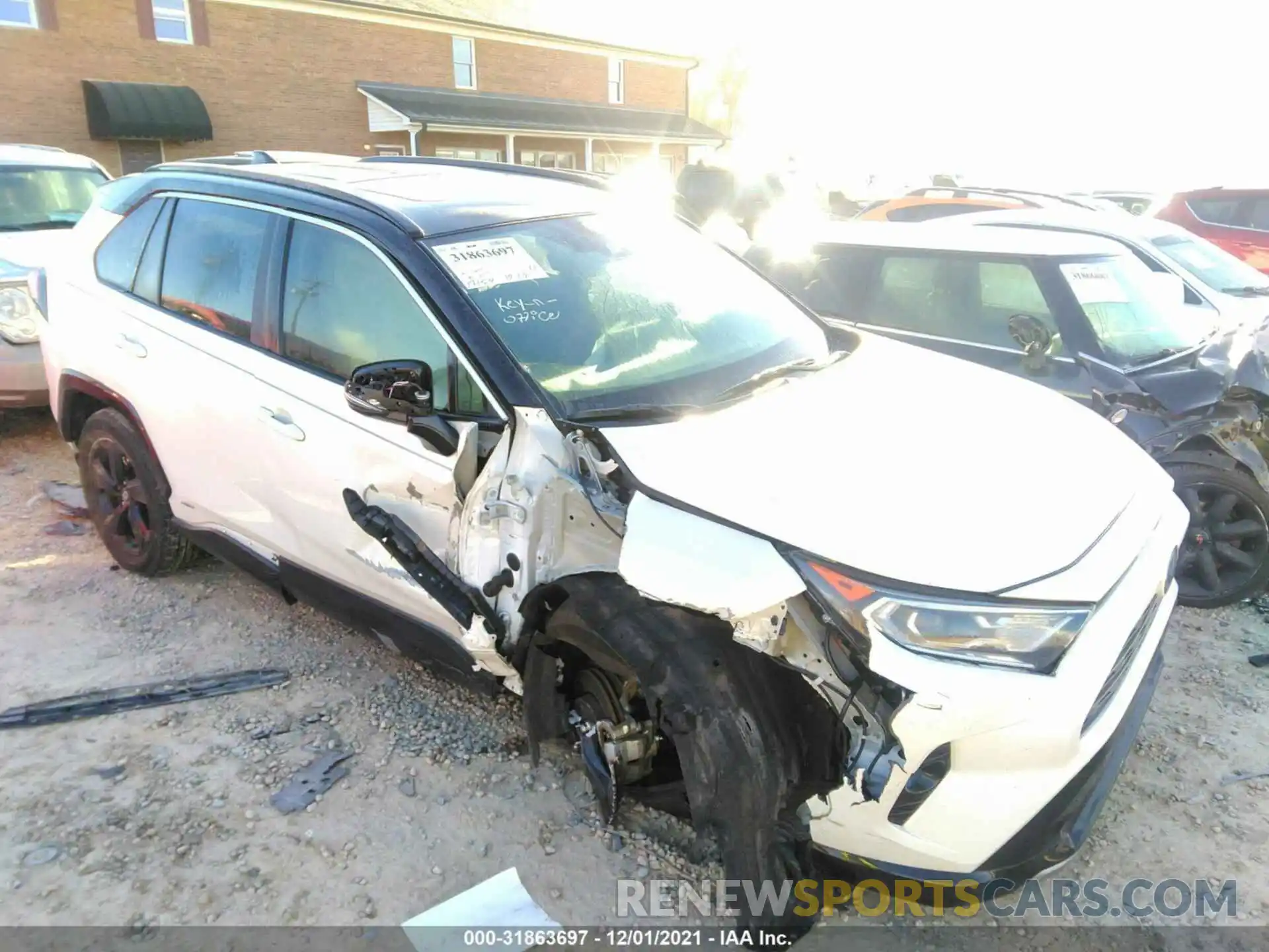 1 Photograph of a damaged car 2T3EWRFV5LW082061 TOYOTA RAV4 2020