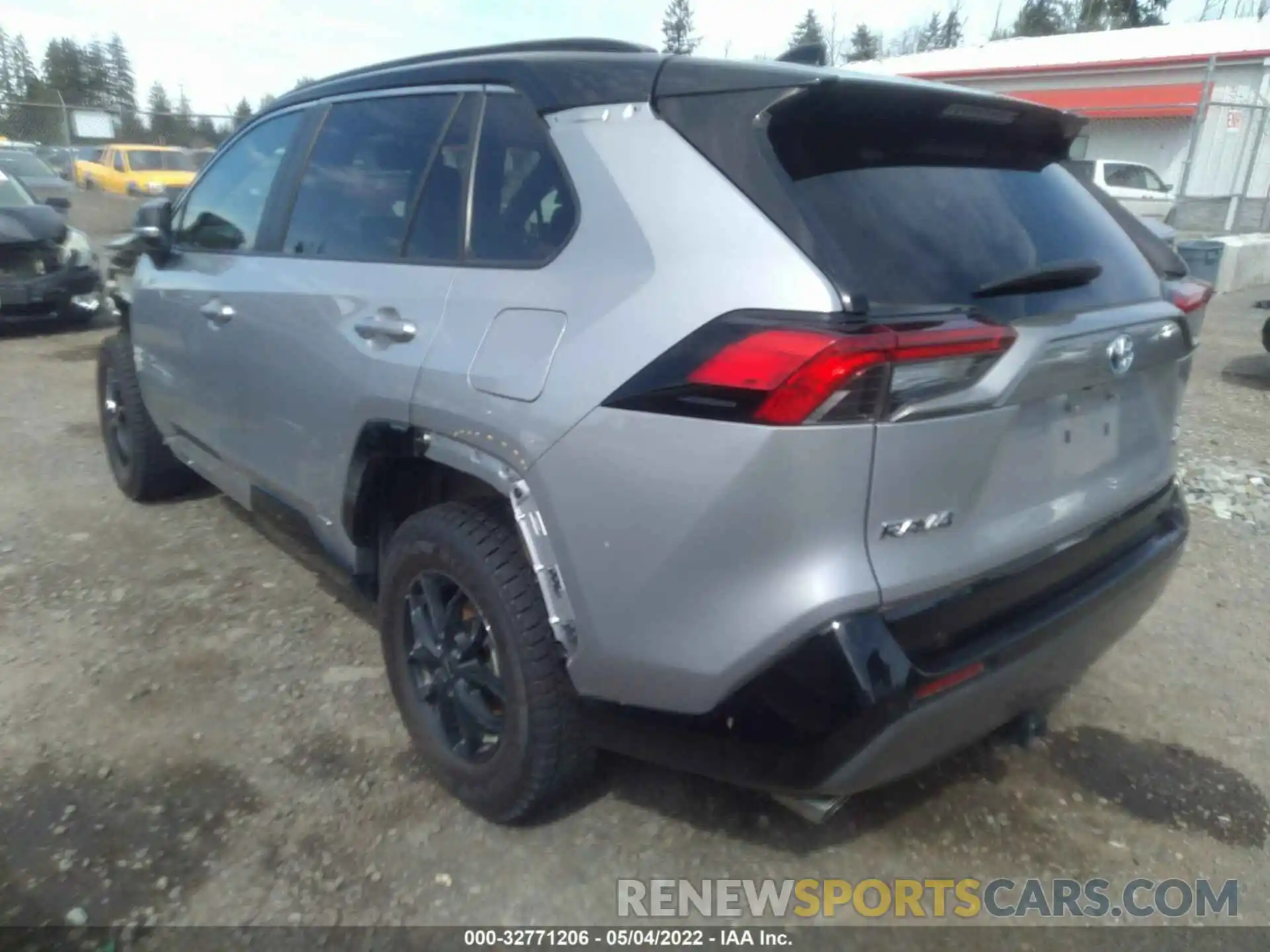 3 Photograph of a damaged car 2T3EWRFV5LW098096 TOYOTA RAV4 2020