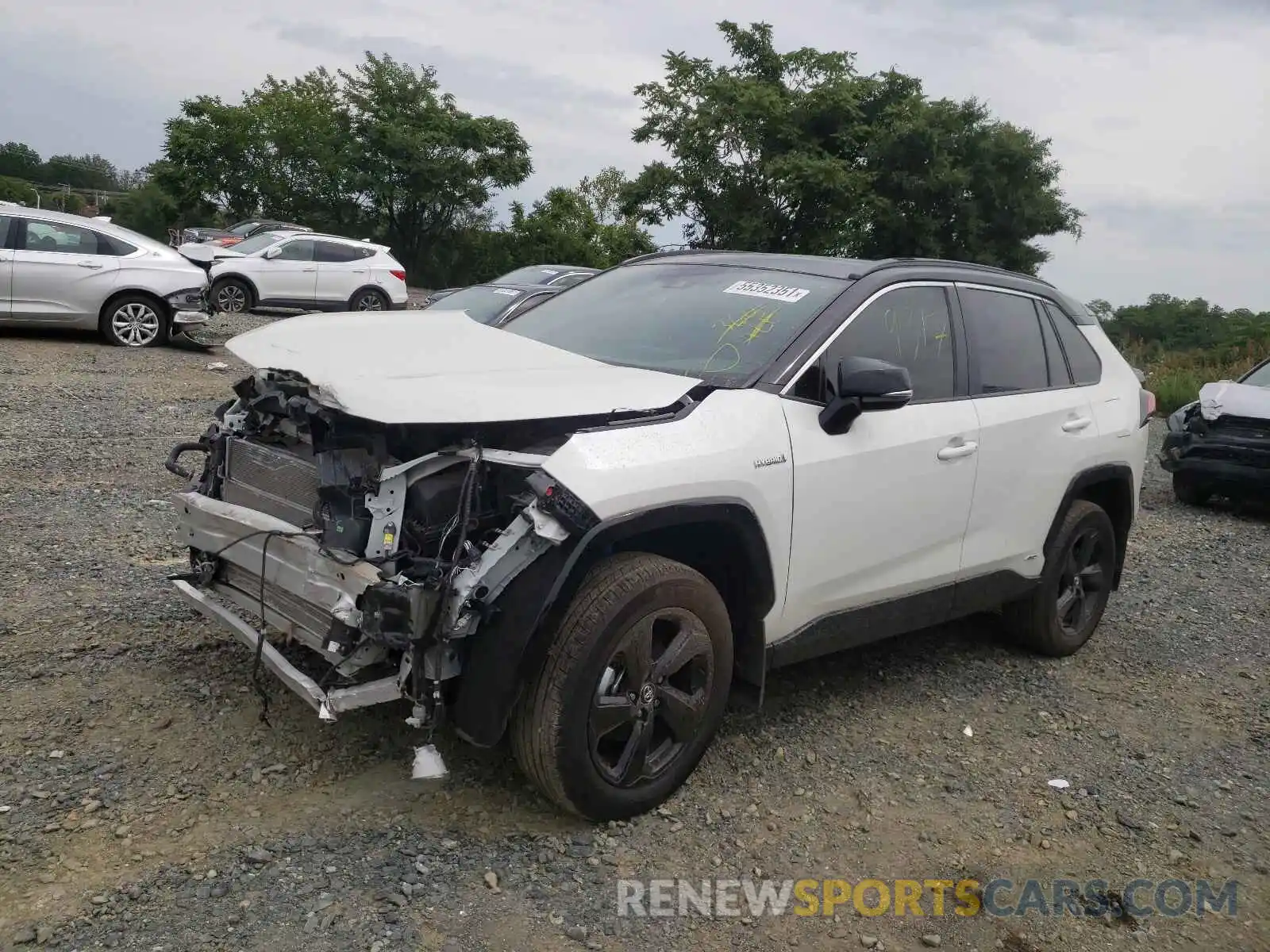 2 Photograph of a damaged car 2T3EWRFV6LW051708 TOYOTA RAV4 2020