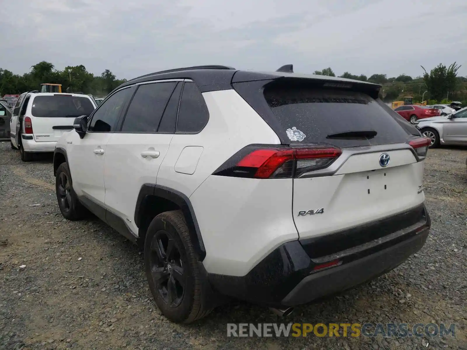 3 Photograph of a damaged car 2T3EWRFV6LW051708 TOYOTA RAV4 2020