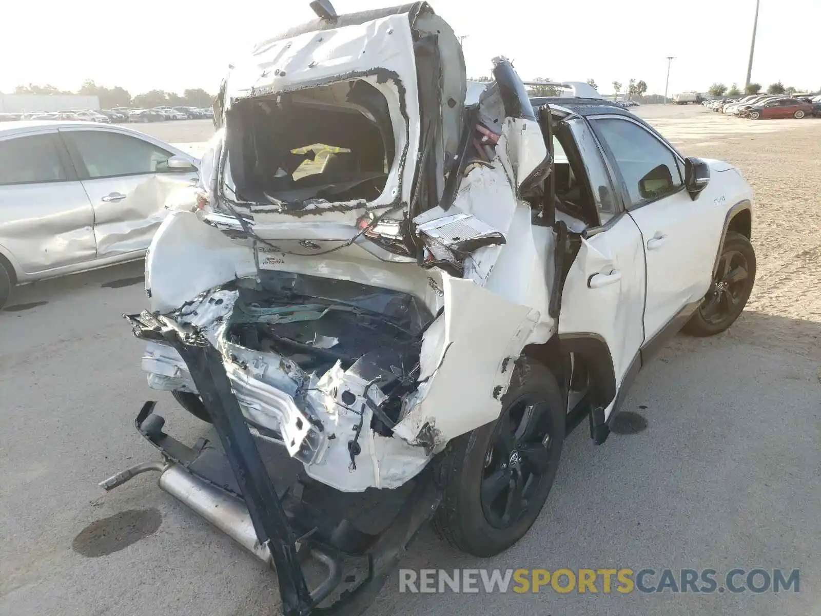 4 Фотография поврежденного автомобиля 2T3EWRFV6LW064068 TOYOTA RAV4 2020