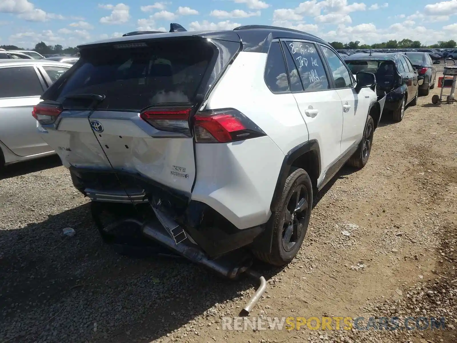 4 Photograph of a damaged car 2T3EWRFV6LW066483 TOYOTA RAV4 2020