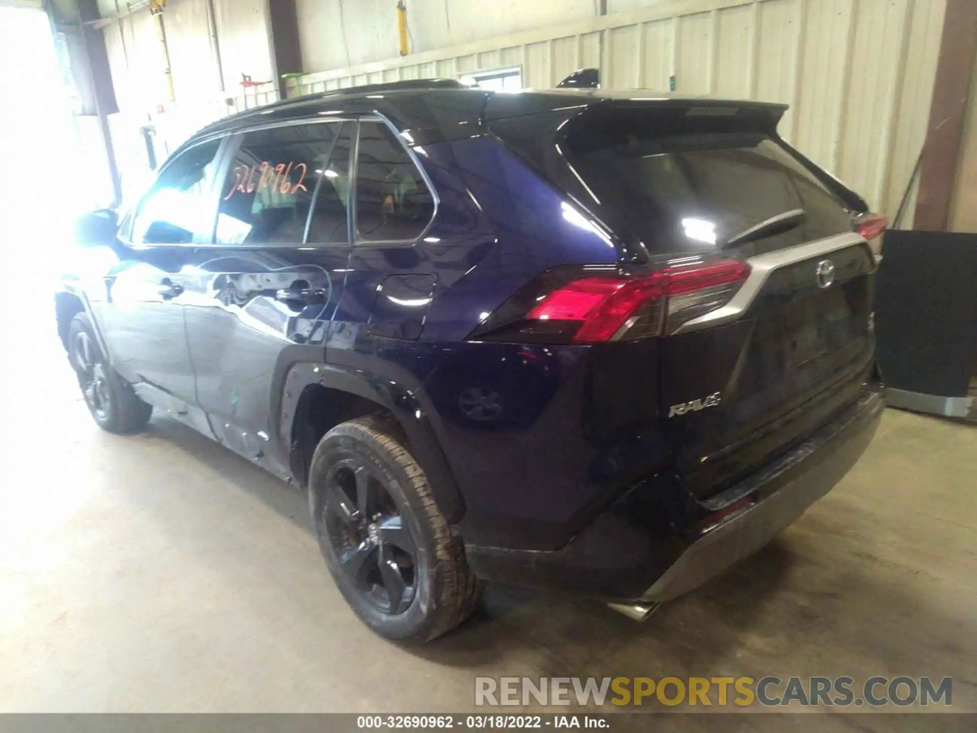 3 Photograph of a damaged car 2T3EWRFV6LW071991 TOYOTA RAV4 2020